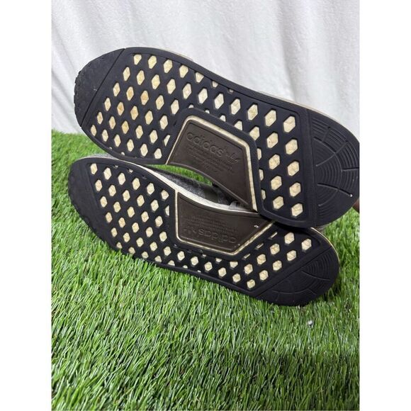 Size 10 -‎ adidas NMD_R1 Charcoal Wool running athletic sneakers shoes - Picture 4 of 9